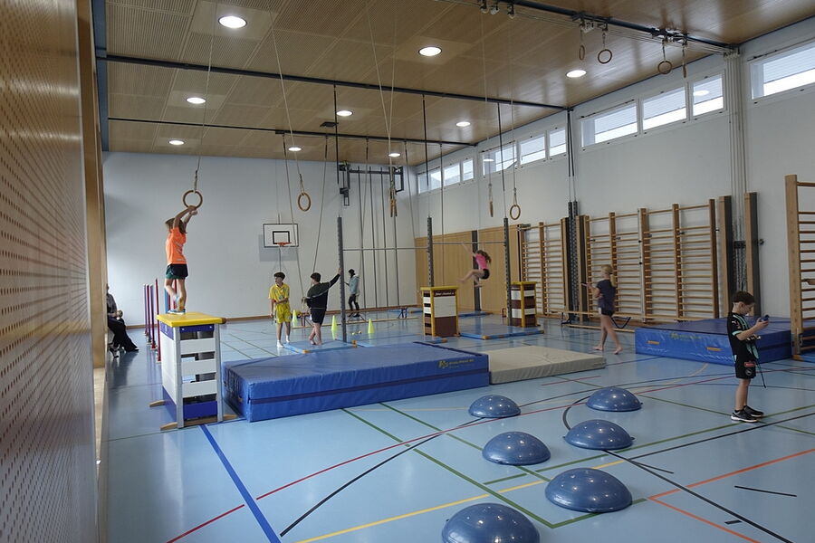 Eisbahnfest mit Ninja Challenge